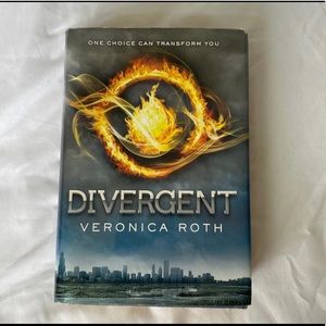 Divergent (Book #1)